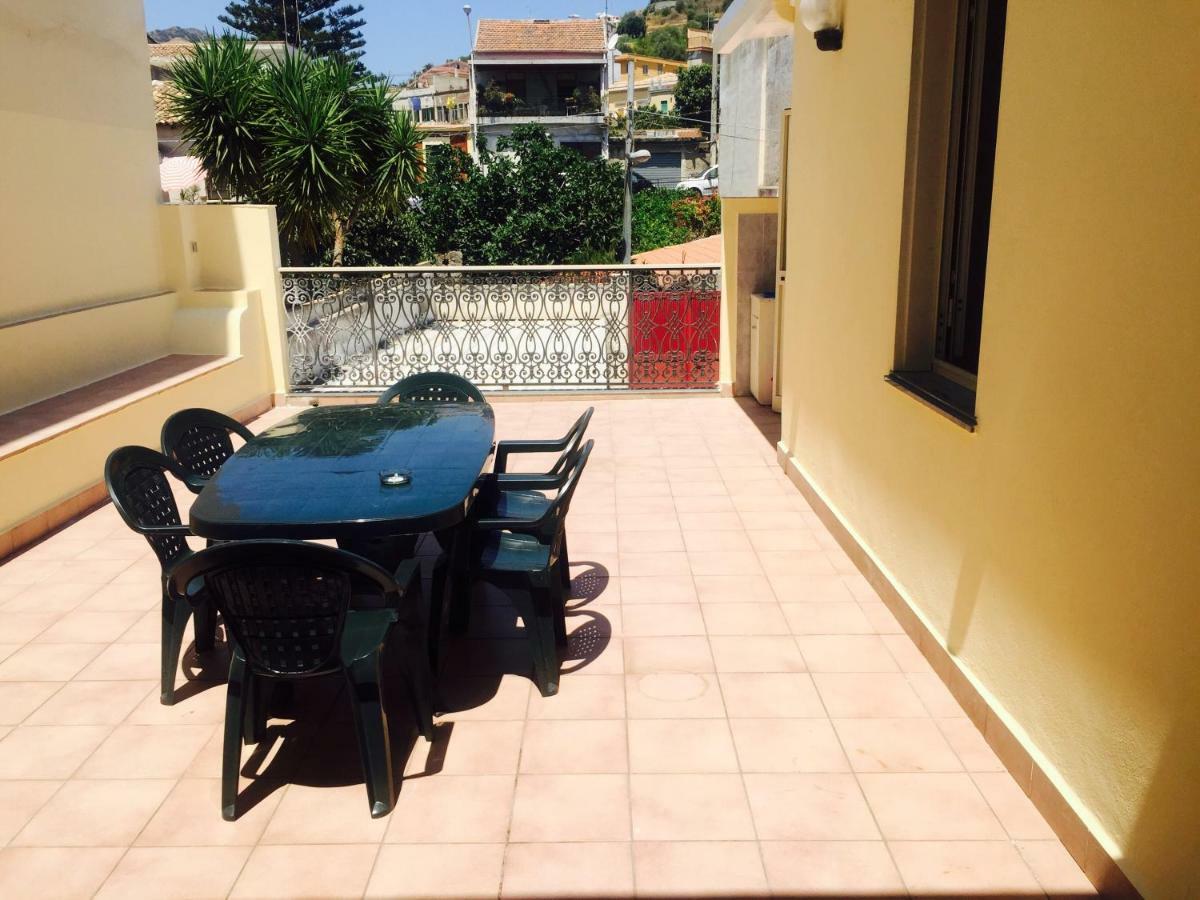 Casa F. I. Apartment Roccalumera Exterior photo